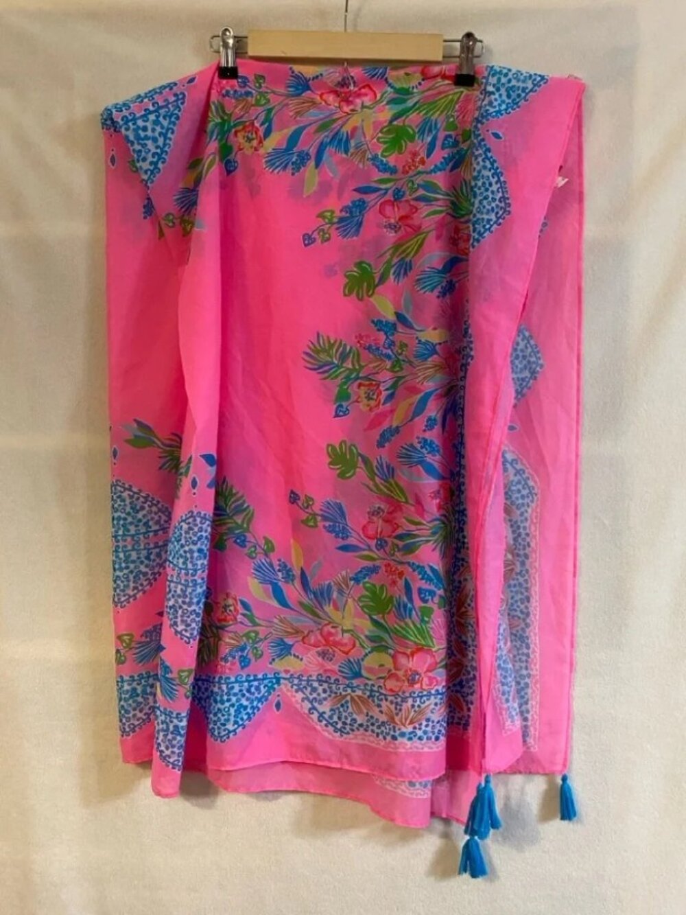 Lilly Pulitzer 45" x 65" Havana Pink Casa Jaguar pareo with tassels